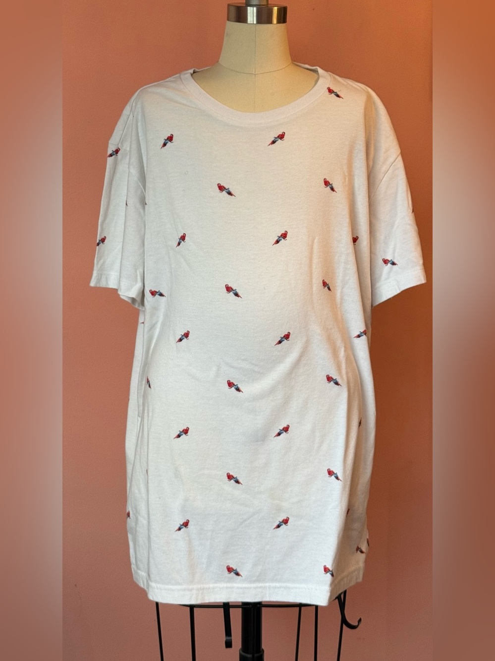 Parrot Graphic Tee